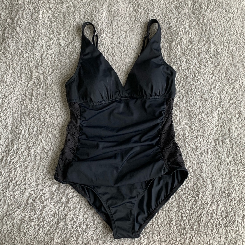 Black lacy one piece swimsuit 🩱